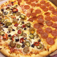 Grand Avenue Pizza Company food