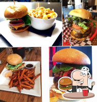 Burger Town Dorval food