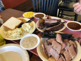 Hinze's Barbque food