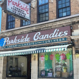 Parkside Candy Esterno