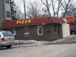 Brent's Pizza outside