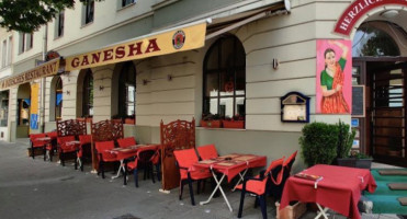 Ganesha Indisches Restaurant inside