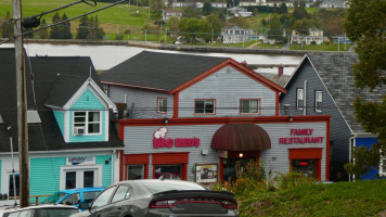 Big Red's Family Restaurant outside