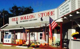 Old Hollow Store outside