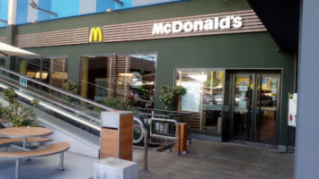 Mcdonald's Granada Continente outside