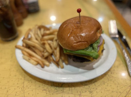 Yankee Pier food