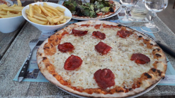 Pizza Bella food