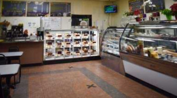 Bethpage Bagels inside