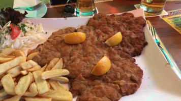 Schnitzelkönig food