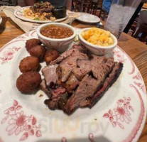 Milwood Smokehouse food