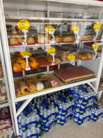 Lujan Bakery food