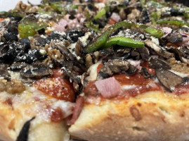 Bianelli's Gourmet Pizza food