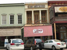 Fanny Ann's Saloon outside