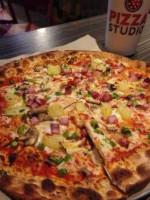 Pizza Studio food