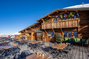 Chalet La Moutiere food