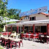 Restaurant Pont la Barque inside