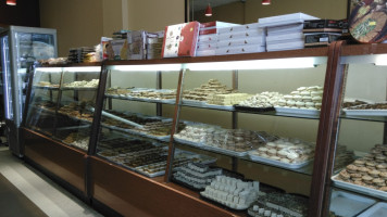 Laleh Bakery food