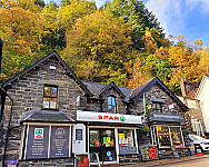 Spar Siop Tandderwen Bakery outside