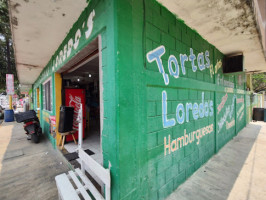 Tortas Loredos outside