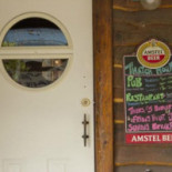 Thatch Pub Dentro