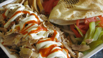 Mozy's Shawarma food