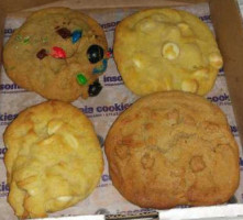 Insomnia Cookies food