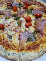 Persil Pizz Le Chalet food