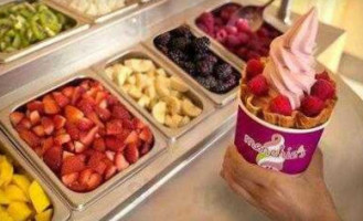 Menchie's Frozen Yogurt food