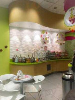 Menchie's Frozen Yogurt food