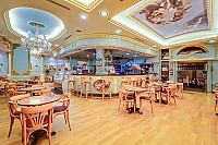 La Italiana Cafe inside