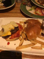 Applebee's Grill And Bronx Metropolitan Oval food