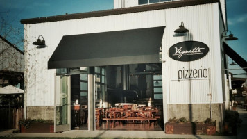 Vignette Pizzeria inside