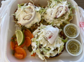 Taqueria El Cazador food