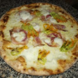 Iris Pizzeria, Nourriture