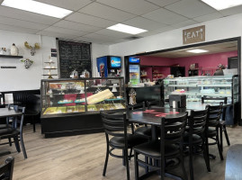 Isaacs Bakery Deli food