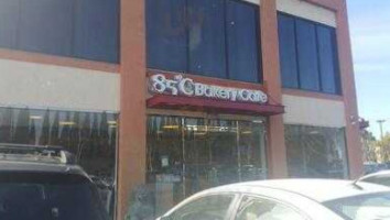 85c Bakery Cafe outside