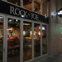 Rock 'n ' Joe Coffee (penn Ave) inside