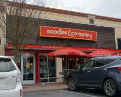 Noodles Company outside