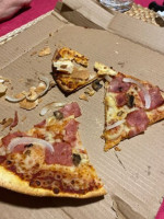 Domino's Pizza Barbera Del Valles food