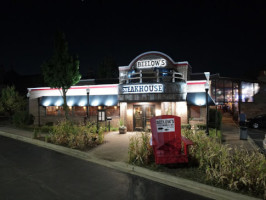 Beelow's Steakhouse outside