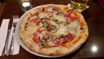 Pizzeria Avanti food