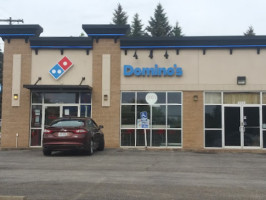 Domino's Pizza outside