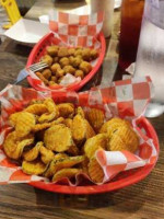 Fred Cotten's Landmark Bbq food