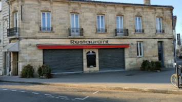 Cafe Bastide outside