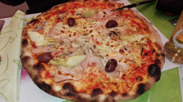 PIZZERIA AROMA food