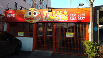 Tia Lalá Lanches outside