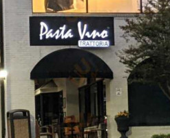 Pasta Vino outside