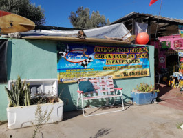 Mariscos Yiyo's food