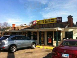 Dickey's Barbecue Pit outside