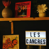 Les Cancres inside